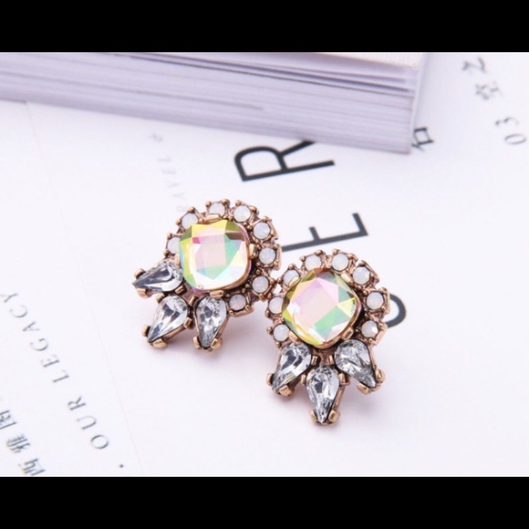 Earrings ♨️‼️ 3 for $20 Must bundle - Picture 1 of 1